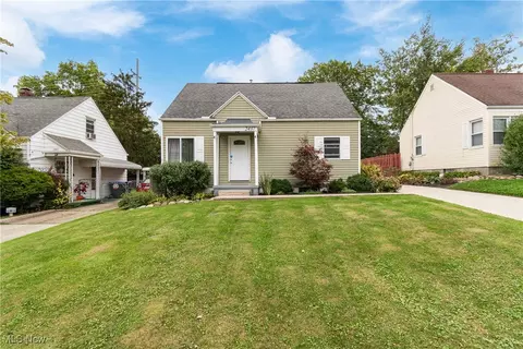 2437 23rd St, Cuyahoga Falls, OH 44223