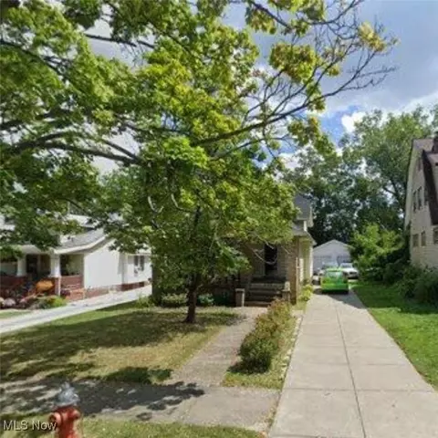 4735 Broadale Rd, Cleveland, OH 44109
