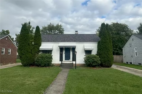 861 E 258th St, Euclid, OH 44132