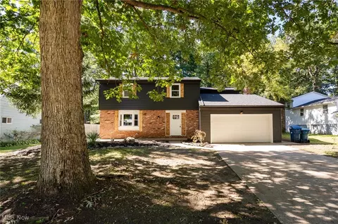 718 Arlington Dr, Vermilion, OH 44089