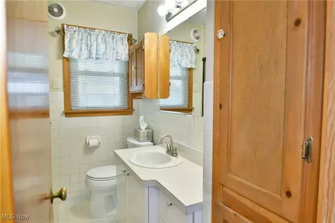 144 Helena Dr, Struthers, OH 44471 photo 24