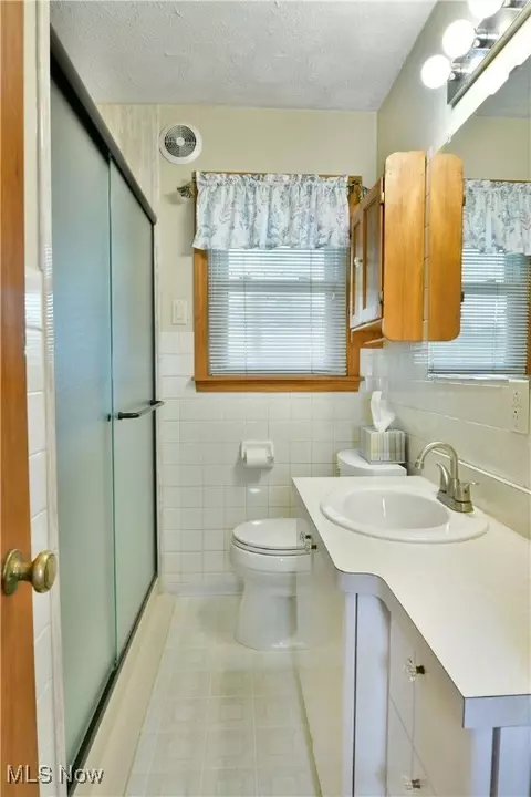 144 Helena Dr, Struthers, OH 44471 photo 25