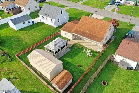 144 Helena Dr, Struthers, OH 44471 photo 5