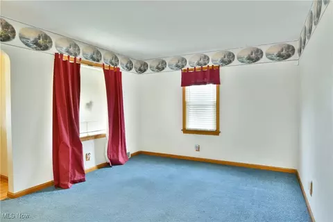 144 Helena Dr, Struthers, OH 44471 photo 9