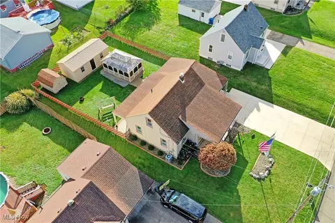 144 Helena Dr, Struthers, OH 44471 photo 3