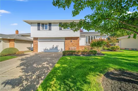 6353 Dunfield Dr, Mayfield, OH 44143