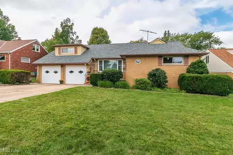1926 Rush Rd, Wickliffe, OH 44092 photo 2