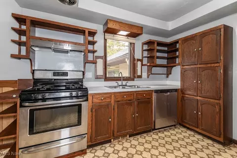 1926 Rush Rd, Wickliffe, OH 44092 photo 12