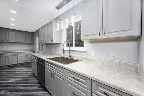 Kitchen - 1128 Millhaven Dr, Copley, OH 44321 photo 2 of 2