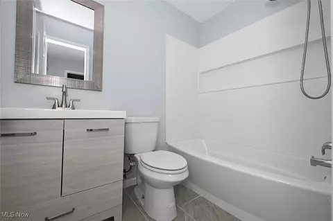 Bath - 1128 Millhaven Dr, Copley, OH 44321 photo 1 of 2