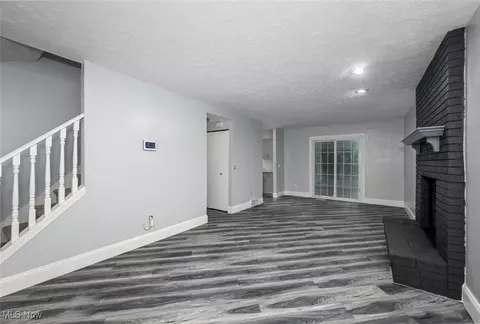 Living - 1128 Millhaven Dr, Copley, OH 44321 photo 3 of 5