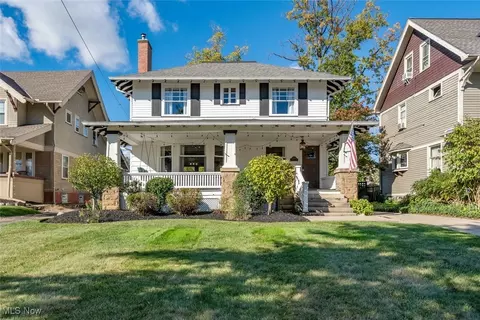 13976 Clifton Blvd, Lakewood, OH 44107