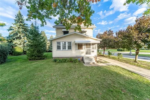 3827 W 143rd St, Cleveland, OH 44111