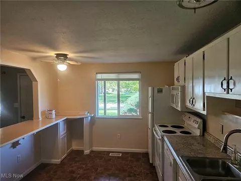 2809 Brenner Dr, Lorain, OH 44053 photo 8