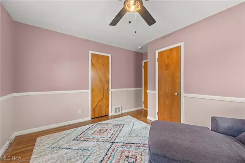Bedroom - 6166 Wareham Dr, Parma, OH 44129 photo 3 of 11