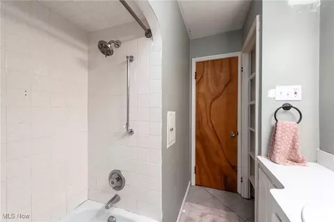 Bath - 6166 Wareham Dr, Parma, OH 44129 photo 2 of 3