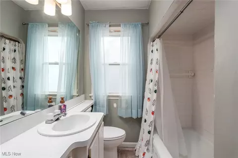 Bath - 6166 Wareham Dr, Parma, OH 44129 photo 1 of 3