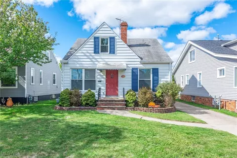 6166 Wareham Dr, Parma, OH 44129