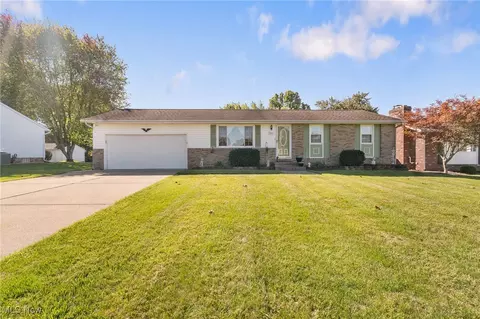 5626 Valerius St SW, Navarre, OH 44662