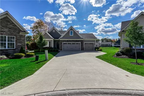 364 Eliana Ct, Macedonia, OH 44056