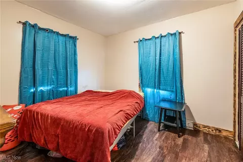 Bedroom - 577 Belvedere Ave SE, Warren, OH 44483 photo 1 of 4