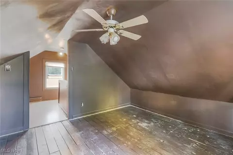 Bedroom - 577 Belvedere Ave SE, Warren, OH 44483 photo 4 of 4
