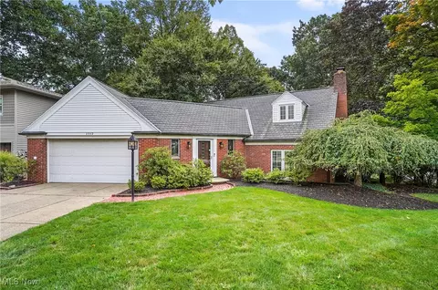 2352 Grant Ave, Cuyahoga Falls, OH 44223