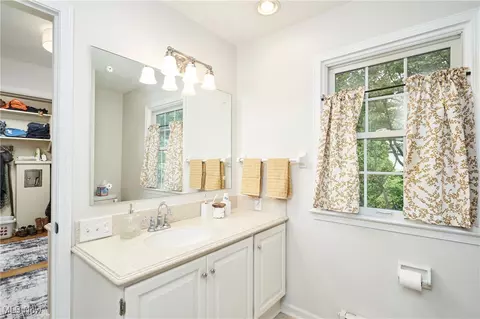 Bath - 334 Ely Rd, Akron, OH 44313 photo 2 of 3