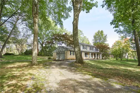 Exterior - 334 Ely Rd, Akron, OH 44313 photo 6 of 7