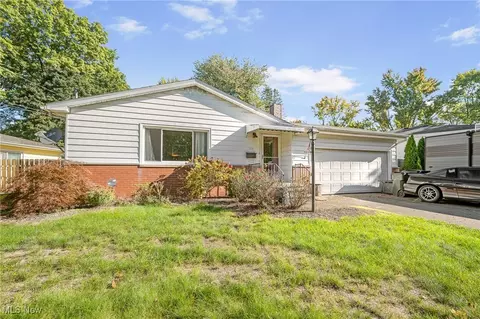 119 Pinewood Dr, Elyria, OH 44035