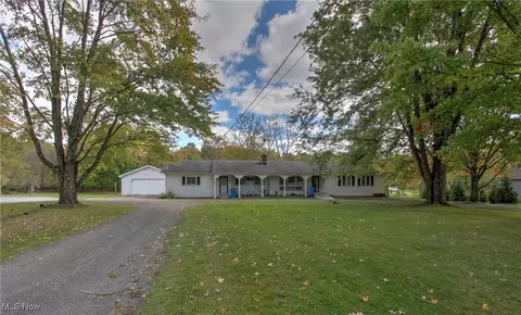 13393 Cedar Acres Dr, Chesterland, OH 44026