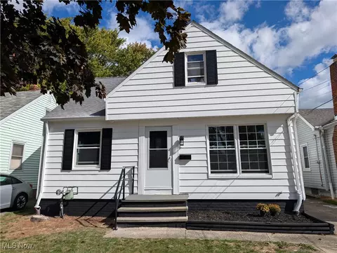 395 E 324th St, Willowick, OH 44095