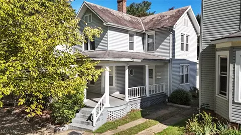 726 6th St, Marietta, OH 45750