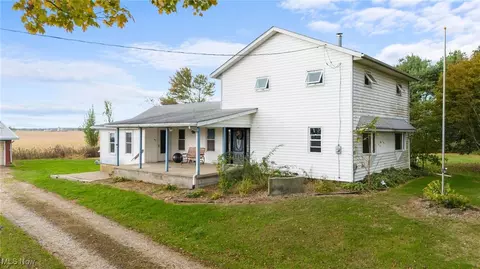 4520 Gardner Barclay Rd, Farmdale, OH 44417