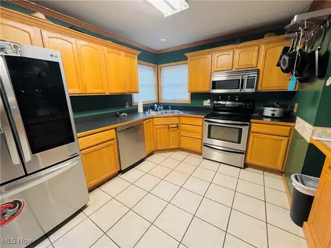 Kitchen - 2687 Griggs Rd, Jefferson, OH 44047 photo 1 of 3