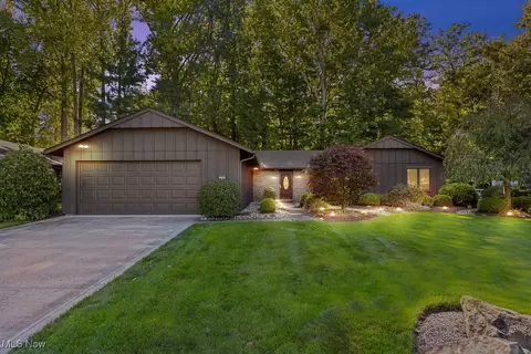 5790 Bayberry Cir, North Ridgeville, OH 44039