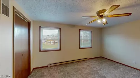4566 Aurora St NW, Canton, OH 44708 photo 21
