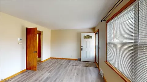 4566 Aurora St NW, Canton, OH 44708 photo 5