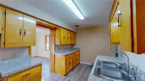4566 Aurora St NW, Canton, OH 44708 photo 9