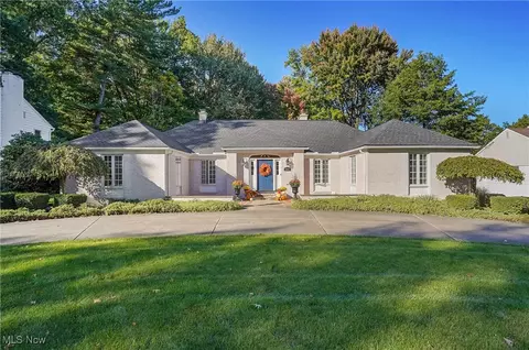 2441 Stockbridge Rd, Akron, OH 44313