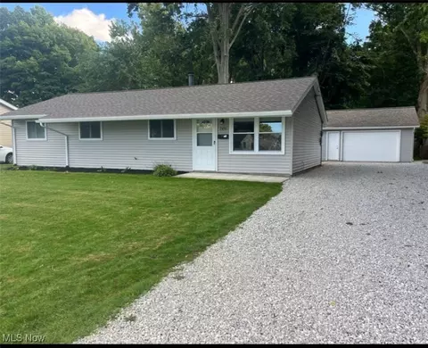 7470 Manor Dr, Mentor On The Lake, OH 44060