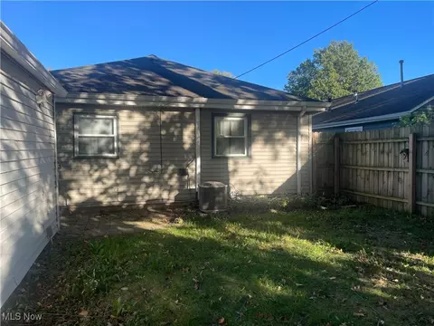 611 Boston Ave, Elyria, OH 44035 photo 26
