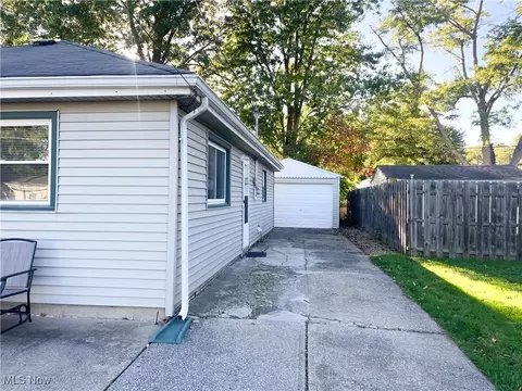 611 Boston Ave, Elyria, OH 44035 photo 24