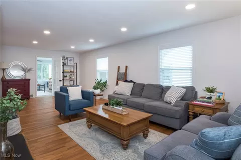 33716 Baldwin Rd, Solon, OH 44139 photo 2