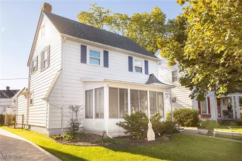 14619 Rainbow Ave, Cleveland, OH 44111