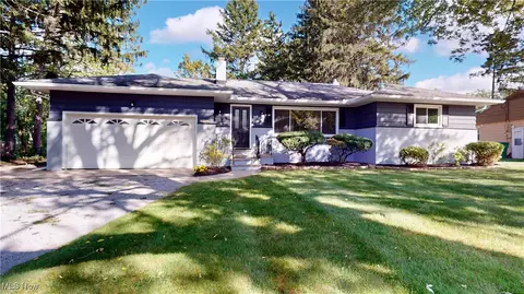 7967 Dartmoor Rd, Mentor, OH 44060