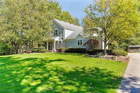 2430 Howland Wilson Rd NE, Warren, OH 44484
