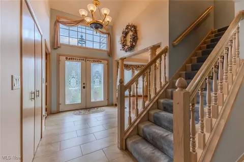 Entry Way - 2820 Loreto Dr, Willoughby Hills, OH 44094 photo 4 of 4