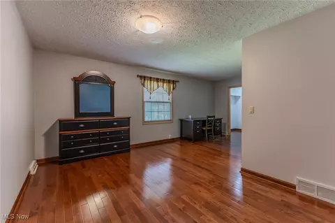 Bedroom - 2820 Loreto Dr, Willoughby Hills, OH 44094 photo 1 of 6