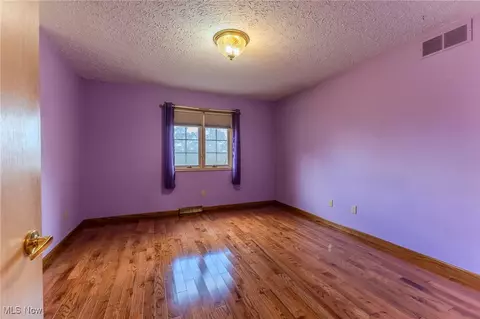 Bedroom - 2820 Loreto Dr, Willoughby Hills, OH 44094 photo 5 of 6